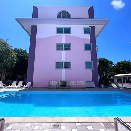 Appartement Stylish With Outdoor Pool Bibione